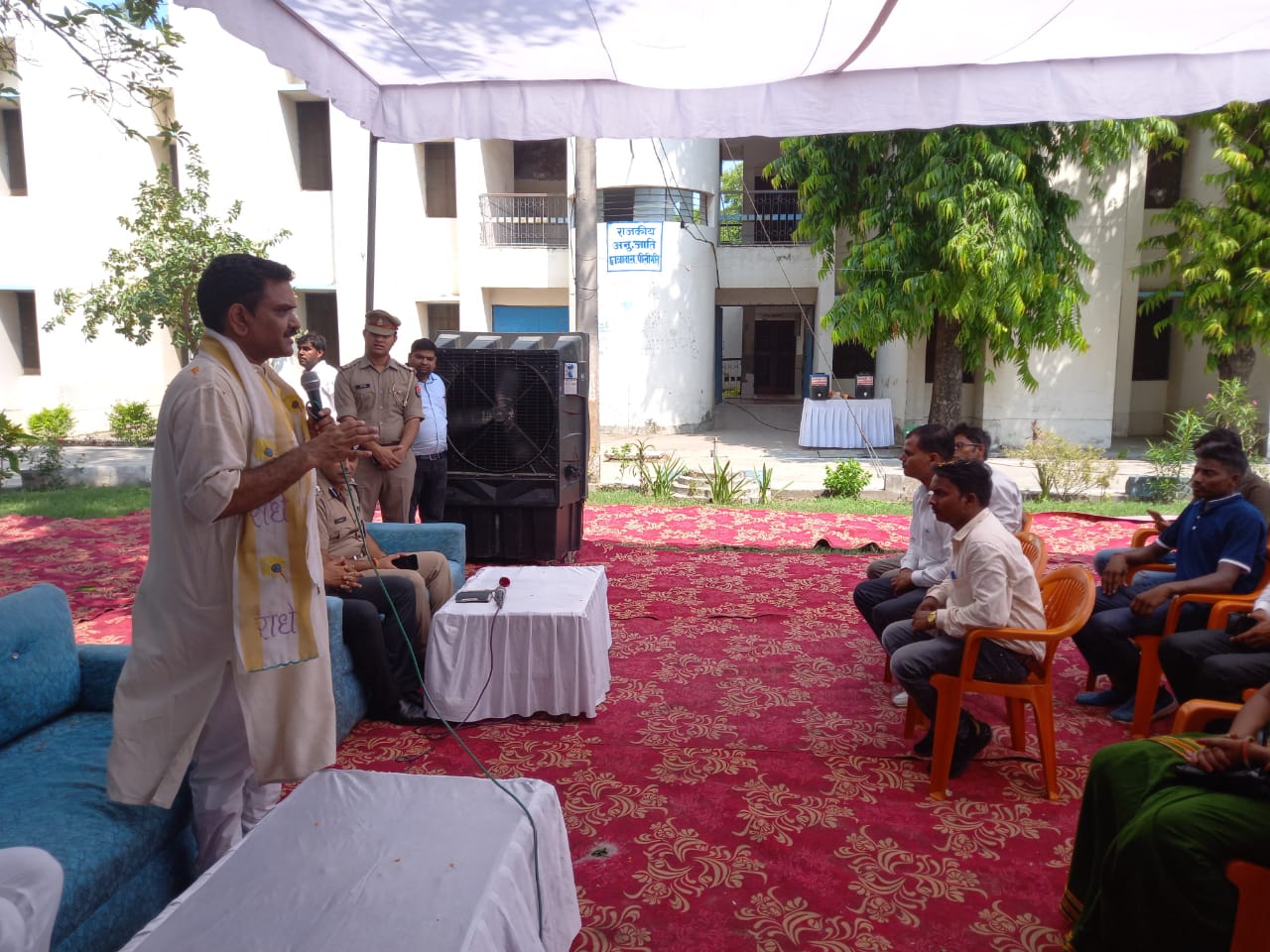 पीलीभीत:मंत्री अरूण असीम द्वारा राजकीय छात्रावास का किया गया निरीक्षण।