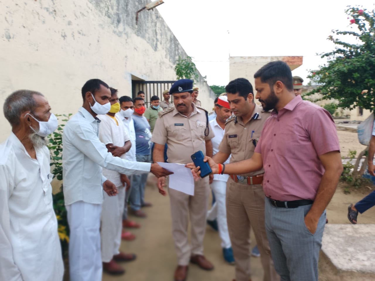 पीलीभीत : जिलाधिकारी एवं पुलिस अधीक्षक द्वारा जिला कारागार का किया गया निरीक्षण।