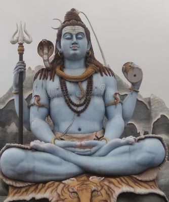 पीलीभीत :सात दिवसीय रूद्र महायज्ञ में भक्तों के लगी भारी भीड़