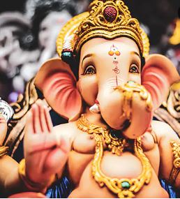 8 बॉलीवुड फिल्मों में धूम धाम से मनाया गया गणेश उत्सव, गणपति बप्पा का हुआ आगमन