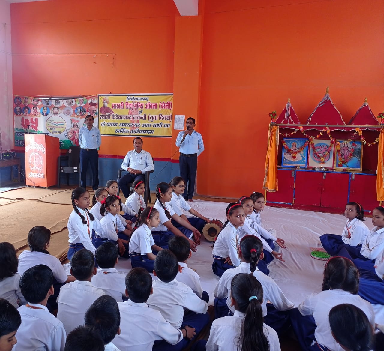 बरेली :महान वैज्ञानिक प्रफुल्ल चंद राय के जन्मदिन को आंवला मे मनाया जा रहा विज्ञान सप्ताह के रूप मे