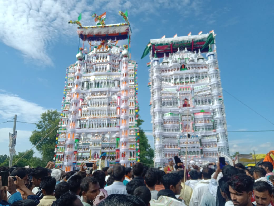 सीतापुर:गांव तरसावां में दो साल बाद धूमधाम से मनाया गया मोहर्रम का त्योहार