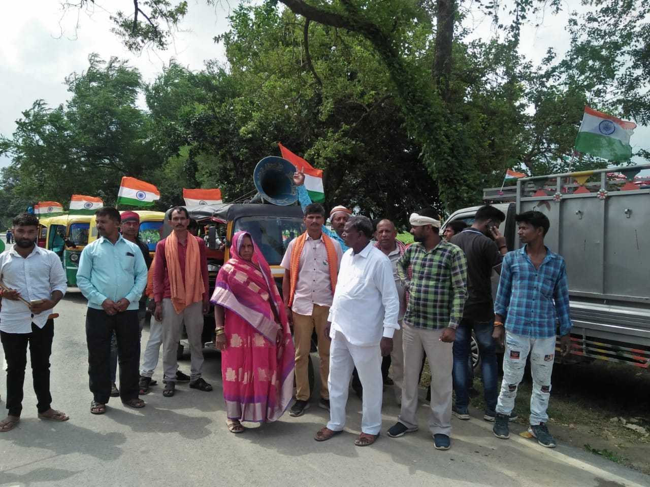 जौनपुर:ग्राम प्रधान द्वारा तिरंगा फहराकर स्वतंत्रता दिवस मनाया गया