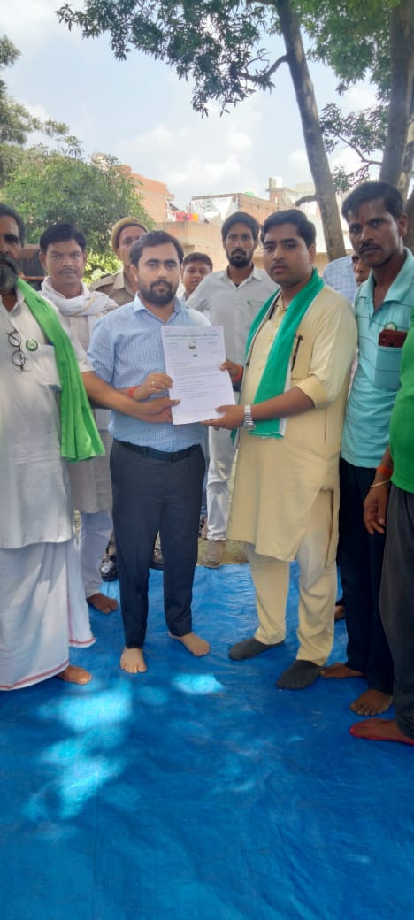 सीतापुर :घरेलू गैस के बढ़ते दामों को लेकर दिया ज्ञापन किसान यूनियन राधे गुट