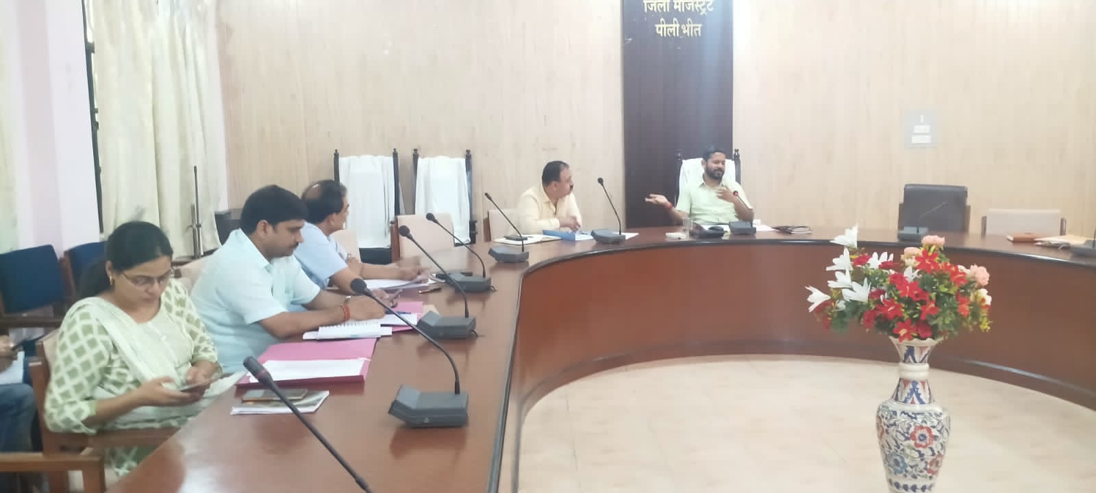 पीलीभीत :प्रधानमंत्री जन विकास कार्यक्रम के अन्तर्गत एक सप्ताह के अन्दर करायें प्रस्ताव उपलब्ध।