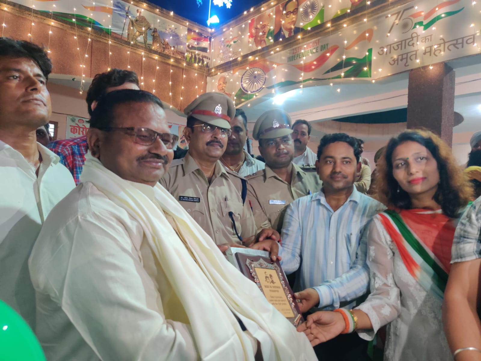 पीलीभीत:नेकी की दीवार सामाजिक संस्था ने पूरे उत्तर प्रदेश की सबसे बड़ी भव्य तिरंगा यात्रा निकाली ।