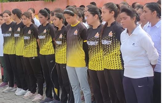 पीलीभीत:आजादी का अमृत महोत्सव” के अवसर पर पुलिस अधीक्षक  के निर्देशन में अपर पुलिस अधीक्षक  द्वारा पुलिस महिला हाफ मैराथन (04KM) व पुलिस परिवार के बच्चों 2.5KM दौड़  का किया आयोजन।