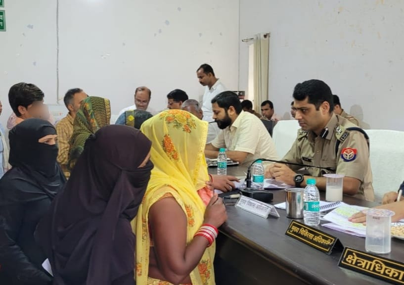 पीलीभीत: सम्पूर्ण समाधान दिवस में 72 शिकायती प्रार्थना पत्र प्राप्त हुये तथा मौक पर 32 का हुआ निस्तारण।