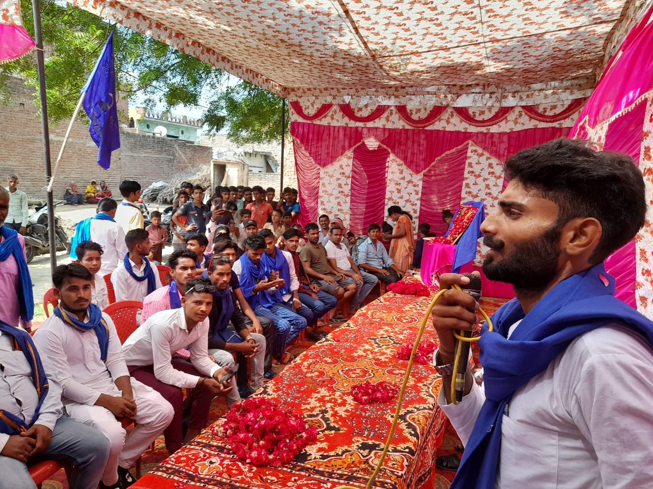 आँवला/बरेली - आँवला विधानसभा क्षेत्र के ग्राम गैनी अलीगंज में दहाड़े विकास अम्बेडकर।