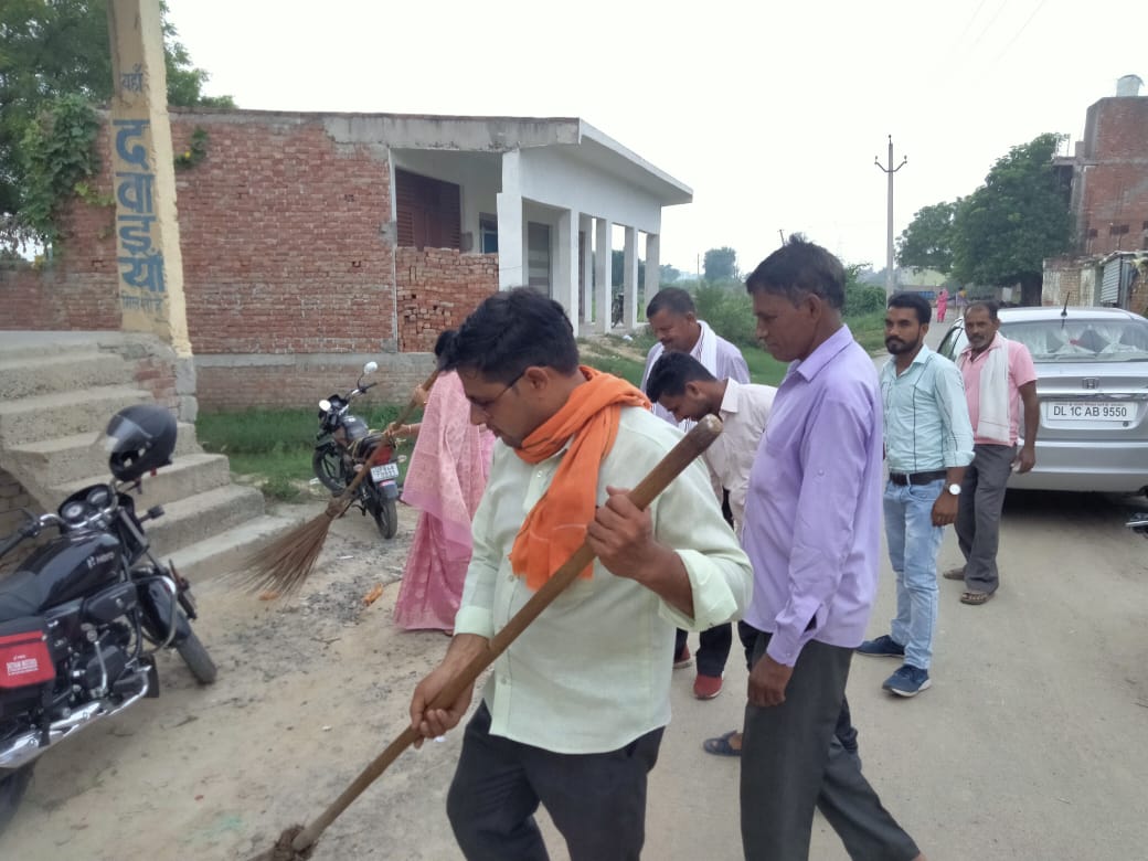 रायबरेली:भाजपाइयों ने सेवा पखवारा के तहत चलाया सफाई अभियान