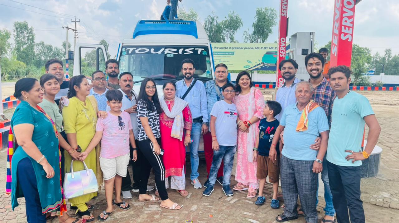 आँवला/बरेली - सिरौली नगर से आंठवी अखण्ड ज्योति लेने भक्तो का जत्था ज्वाला जी रवाना ।