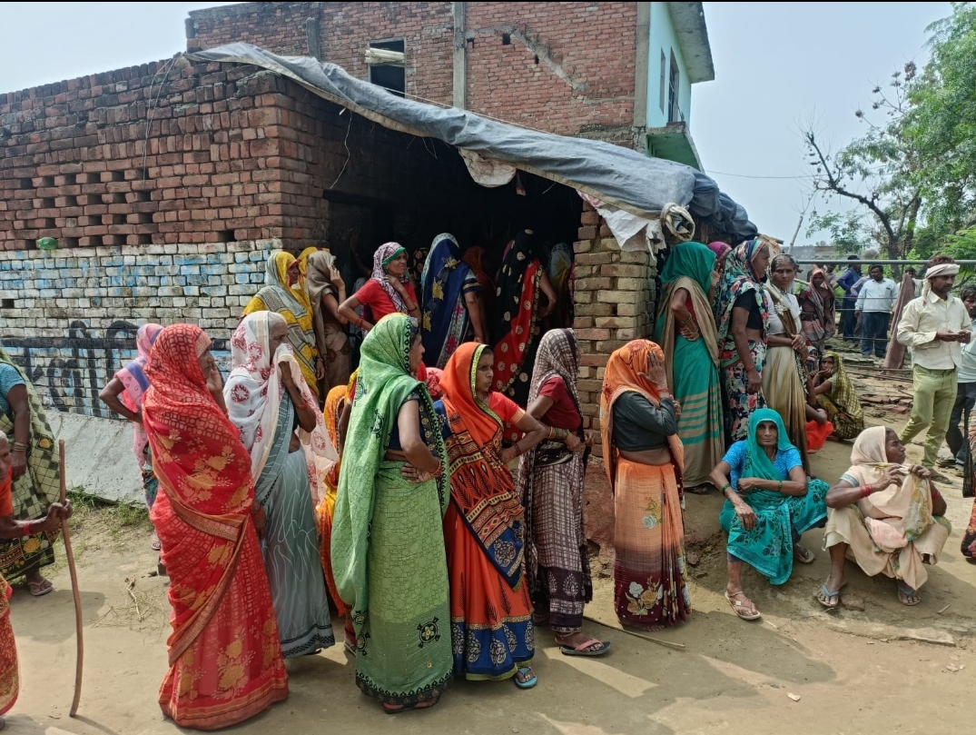 फर्रुखाबाद:पट्टी खुर्द में युवक ने फांसी लगाकर की आत्महत्या