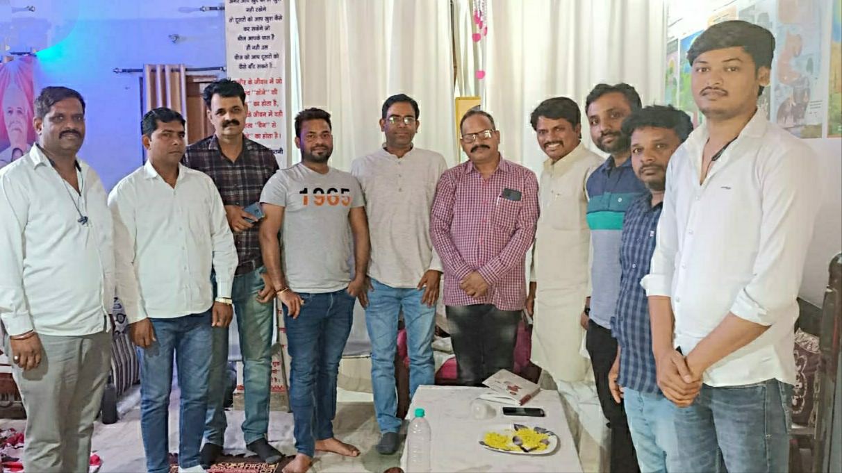 गाजियाबाद:अखिल भारतीय मौर्य महासभा के राष्ट्रीय अध्यक्ष अजय मौर्य की अध्यक्षता में  गोष्ठी का आयोजन सम्पन्न