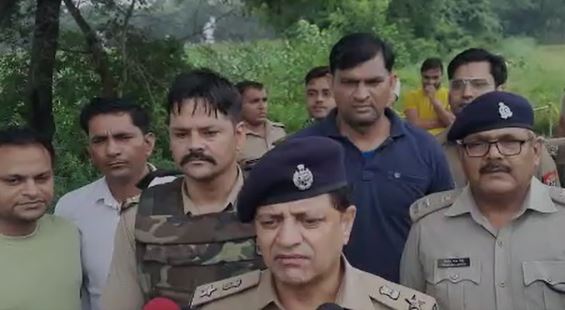 मैनपुरी :कुरावली हाईवे पर अंजनी के समीप मुखबिर की सूचना पर हुई  मुठभेड़