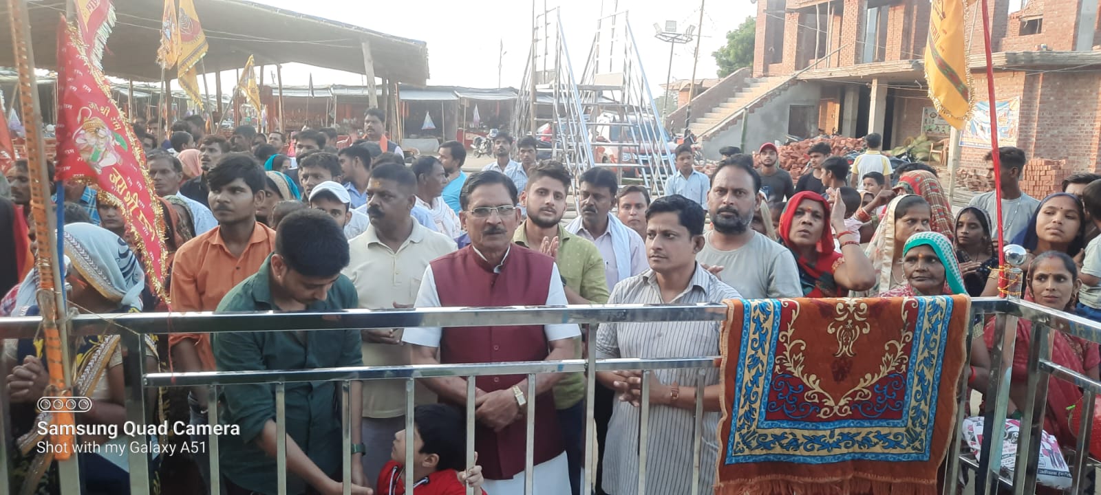 बरेली -  मनौना धाम  पहुँचकर  जनप्रतिनिधि कर रहे है बाबा श्याम के दर्शन।