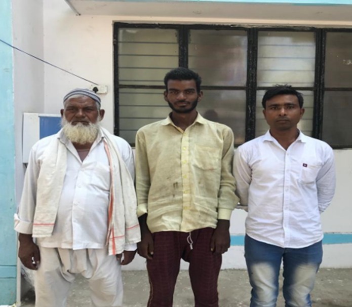 सीतापुर:यूपी पुलिस सदैव आपकी सेवा में तत्पर ,गुमशुदा को उसके परिजनों के सुपुर्द किया गया