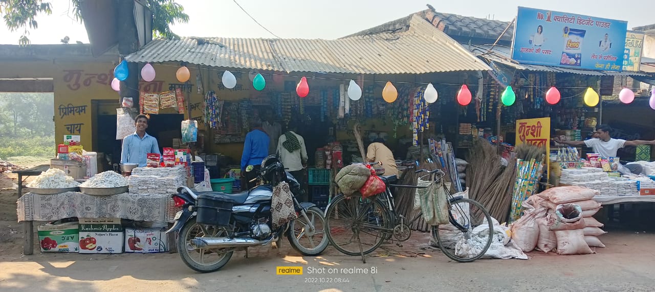 फर्रुखाबाद:- धनतेरस पर सजा कायमगंज का बाजार ।