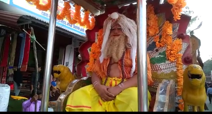 बरेली :सिरौली मे धूमधाम से निकाली गयी बाल्मीकि जयंती पर शोभायात्रा