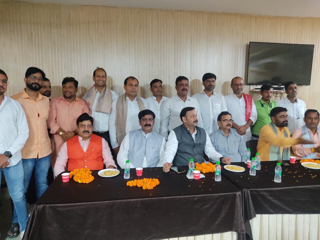 लखनऊ : भारतीय जनता पार्टी व्यापार प्रकोष्ठ लखनऊ महानगर की बैठक सम्पन्न