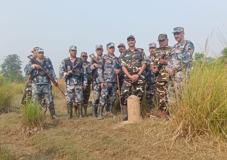 पीलीभीत :एसएसबी ने एपीएफ के साथ बॉर्डर पर की पेट्रोलिंग