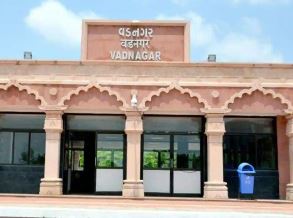 अमित शाह का गांव बना कांग्रेस का गढ़, रिपोर्ट पढ़िए
