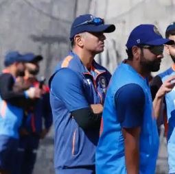 फ्लाइट मे क्यों छोड़ी विराट कोहली, रोहित शर्मा और राहुल द्रविड़ ने अपनी बिजनेस क्लास सीट? यहां जानें वजह
