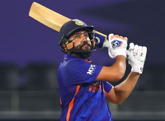 कप्तान रोहित शर्मा डगआउट के बाद ड्रेसिंग रूम में भी रो पड़े, साथी खिलाड़ियों ने दिया दिलासा