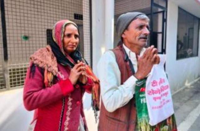 बरेली - सिरौली थाना क्षेत्र के एक बुजुर्ग दंपति ने जमीनी विवाद की एसपी ग्रामीण से की शिकायत।