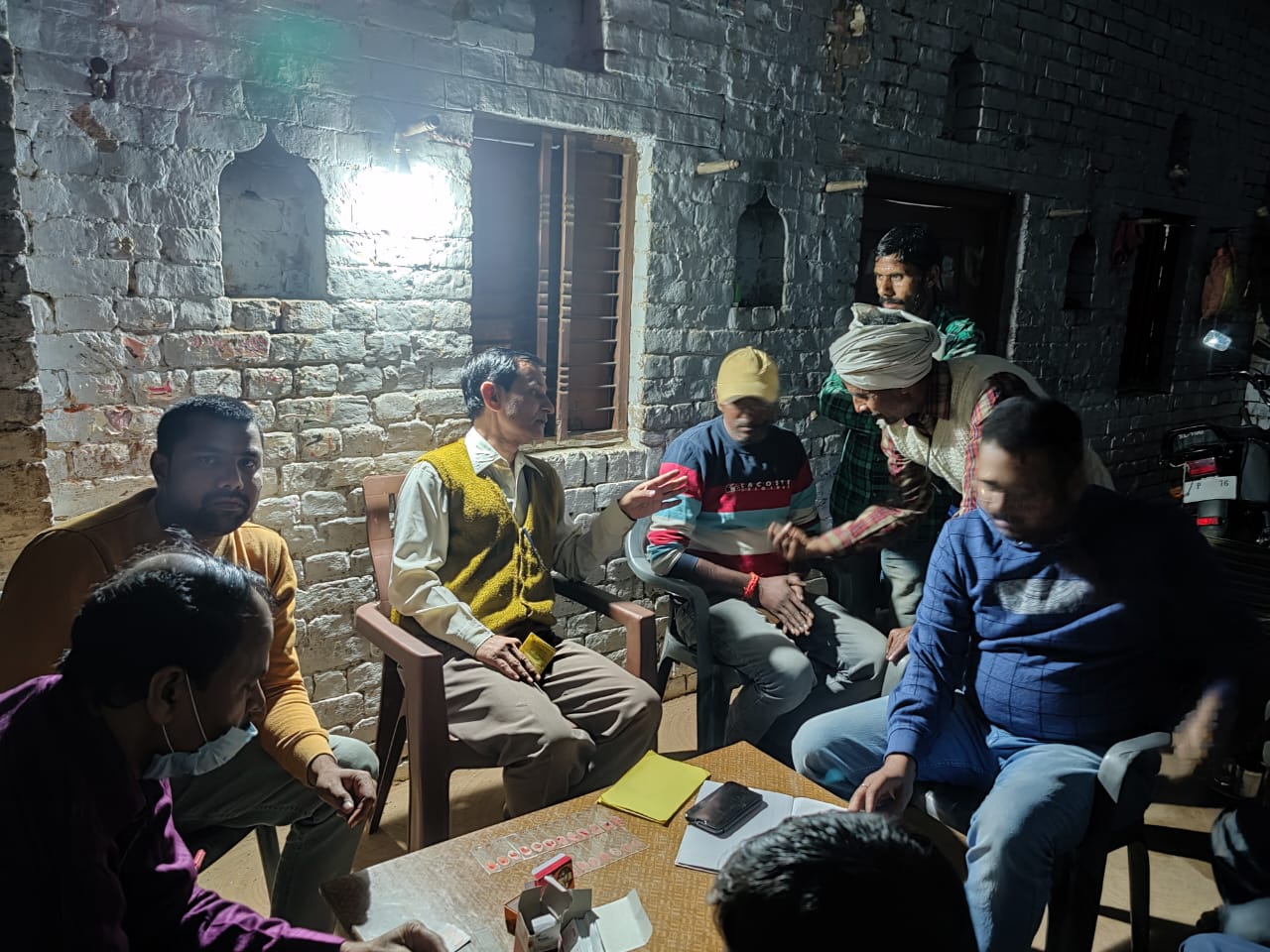 फर्रुखाबाद:नगरिया गहरवार में फाइलेरिया मरीजो को चिन्हित करने को हुआ नाइट ब्लड सर्वे