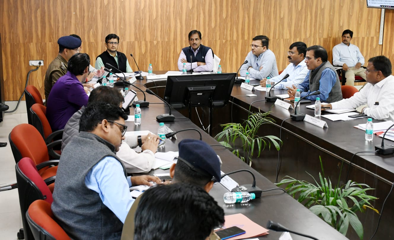प्रयागराज:माघ मेला 2022 -23  को सकुशल संपन्न कराए जाने के दृष्टिगत मंडलायुक्त व मंडल रेल प्रबंधक की अध्यक्षता में समन्यक बैठक संपन्न