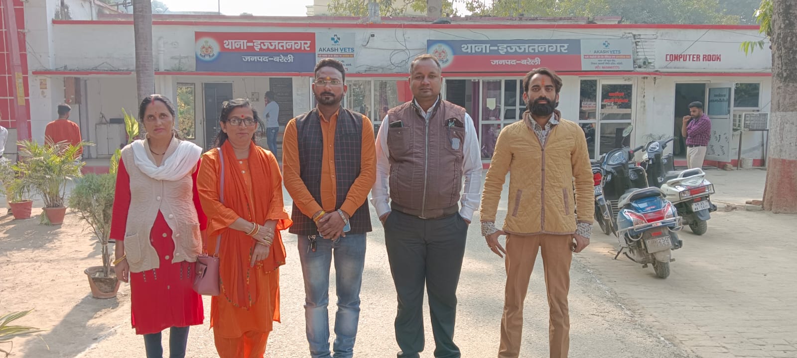 बरेली -  शहर में 13 वर्षीय बालिका से किया दुष्कर्म, करणी सेना के जिलाध्यक्ष ठाकुर राहुल सिंह पहुंचे मदद को।