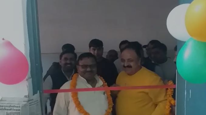 पीलीभीत:54 तरीके की मरीजों की जांच होंगी एक ही मशीन से विधायक ने किया उद्घाटन