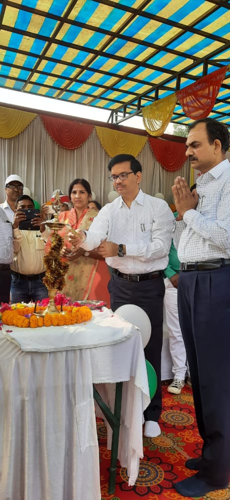 पीलीभीत:जिलाधिकारी द्वारा 70वीं जनपद विद्यालयीय एथलेटिक्स प्रतियोगिता का किया गया शुभारम्भ।