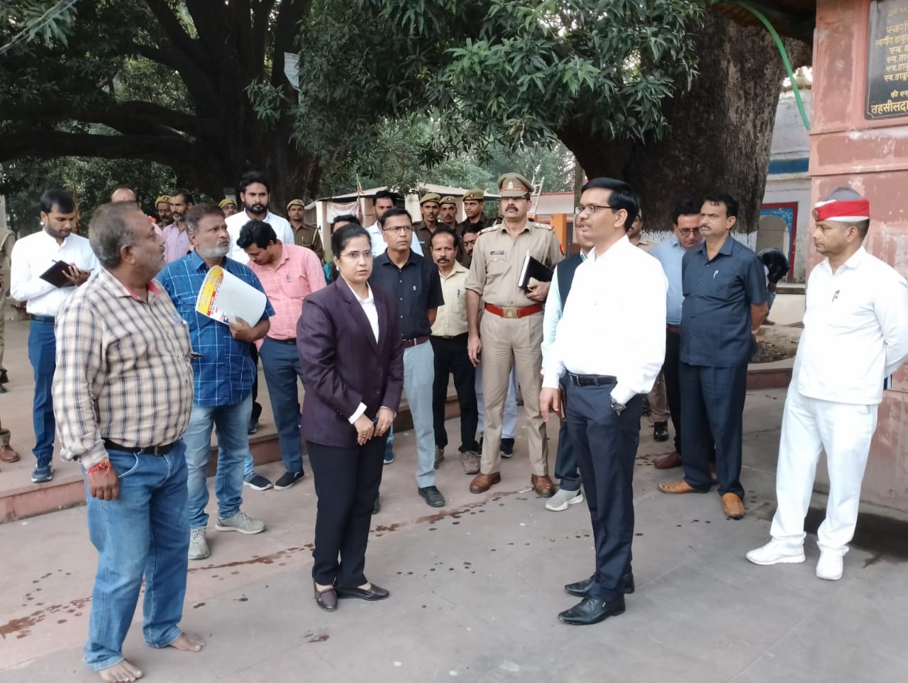 पीलीभीत:गंगा स्नान को दृष्टिगत रखते जिलाधिकारी द्वारा गोमती उद्गम स्थल का किया गया औचक निरीक्षण।