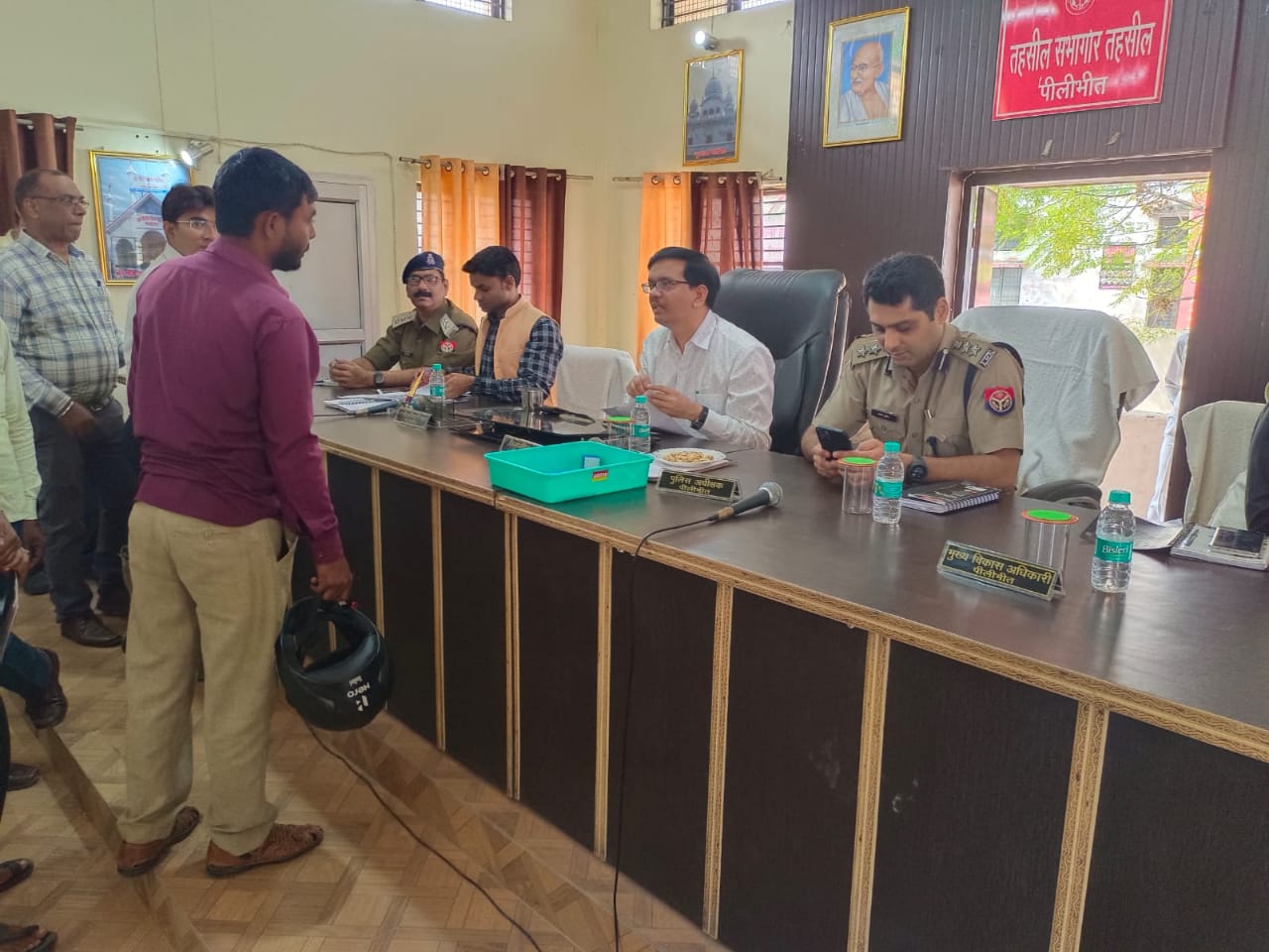 पीलीभीत: सम्पूर्ण समाधान दिवस में 32 शिकायती प्रार्थना पत्र प्राप्त हुये तथा मौक पर 03 का हुआ निस्तारण।
