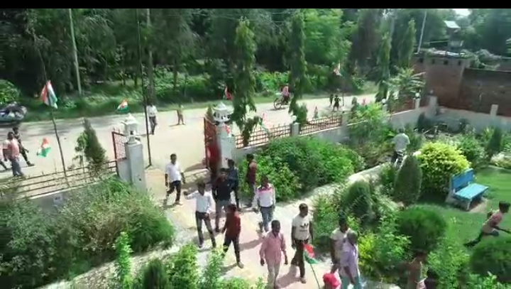 पीलीभीत:अमरैयाकलां में बने हर्बल पार्क की सपा के पूर्व जिलाध्यक्ष ने की सराहना