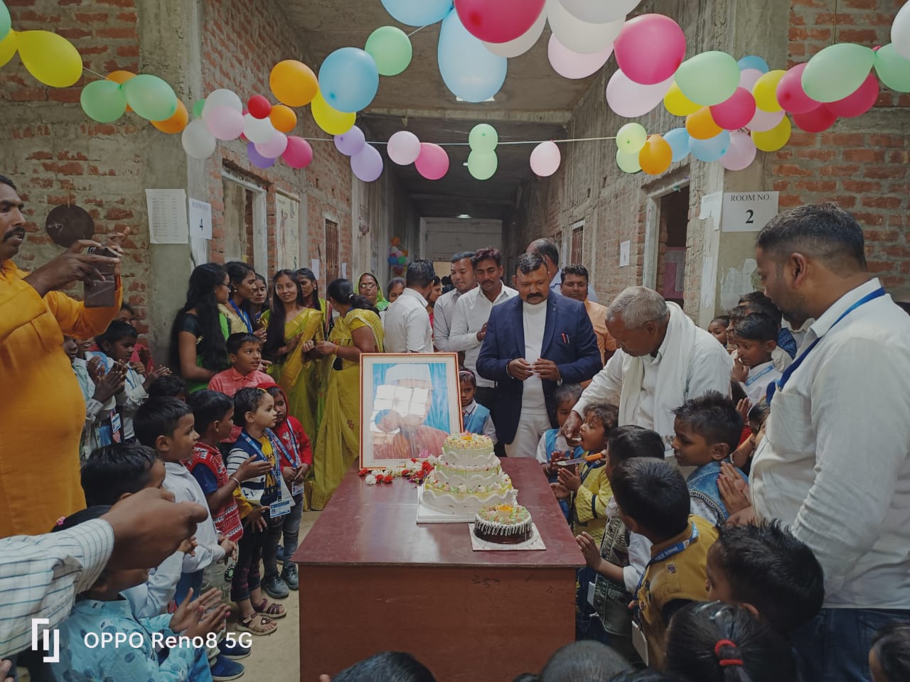गाजीपुर : बौद्ध इंटर कॉलेज सरदरपुर क्यामपुर बद्धुपुर में धूमधाम से मनाया गया 'बाल दिवस'