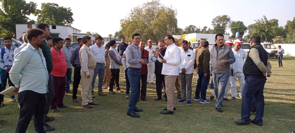 पीलीभीत:जिला अधिकारी ने माननीय राज्यपाल महोदया के संभावित दौरे के दृष्टिगत व्यवस्थाओं का लिया गया जायजा।
