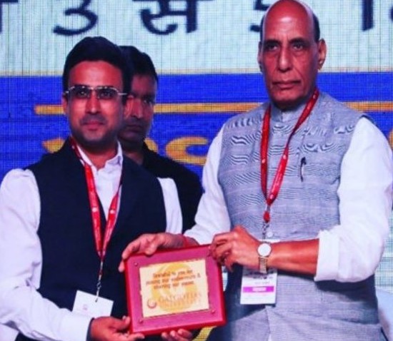 गौतमबुद्ध नगर: ग्रेटर नोएडा के गलगोटिया कॉलेज में रक्षा मंत्री राजनाथ सिंह ने किया ‘युवा शोधवीर समागम’ का उद्घाटन, बोले नेताजी के सपनों को साकार कर रहे हैं हम