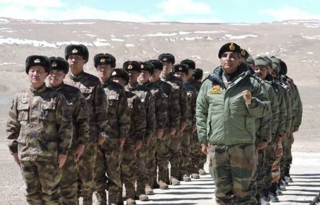 भारतीय और चीनी सेना की LAC पर झड़प के बाद सेना की गश्त बढ़ाई