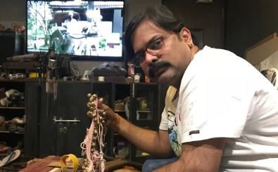 12 की उम्र में 20-20 घंटे काम सीखा, एक फिल्म पर 10x16 के कमरे में 150 घंटे की मेहनत, करण अर्जुन सिंह 4000 फिल्में कर चुके