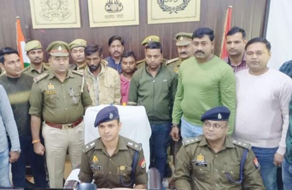 फर्रुखाबाद : लाखों की अफीम सहित गैंग के तीन सदस्य गिरफ्तार