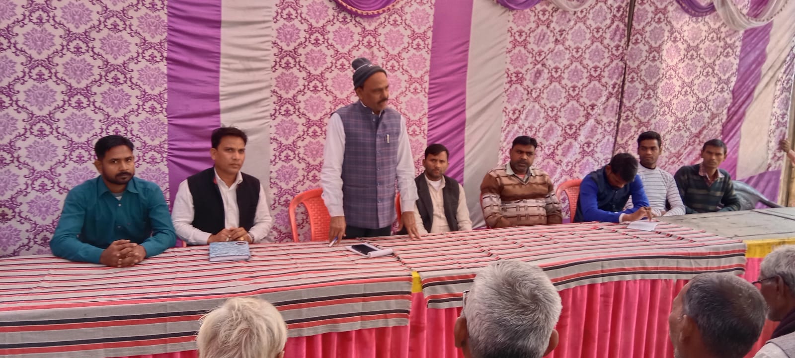 बरेली - 126 विधान सभा क्षेत्र आंवला के नगर पंचायत सिरौली में बहुजन समाज पार्टी के तत्वावधान में मीटिंग का आयोजन किया गया।