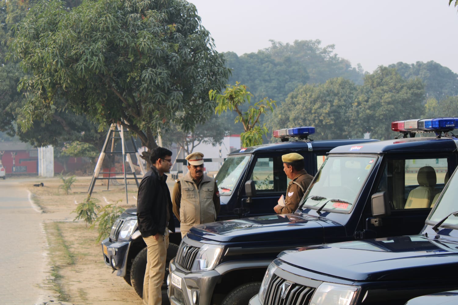 पीलीभीत: पुलिस मुख्यालय को प्राप्त हुए 06 नये वाहनों का पुलिस अधीक्षक ने किया निरीक्षण