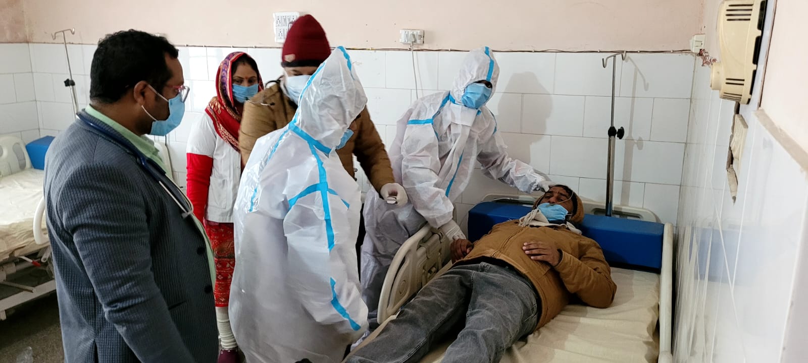 फर्रुखाबाद:कोविड के बढ़ते संक्रमण के मद्देनजर स्वास्थ्य विभाग ने मॉक ड्रिल कर परखी कोविड से लड़ने की तैयारी