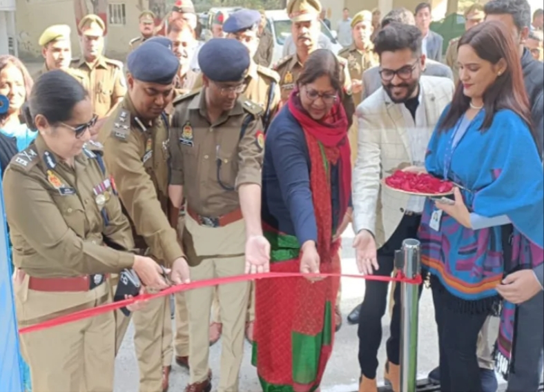 गौतमबुद्ध नगर: एक साथ 58 पुलिसकर्मियों के ठहरने की व्यवस्था से लैस नोएडा पुलिस के लिए बना पहला बैरक