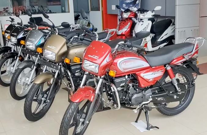 हीरो ने पिछले महीने बेचे इतने ज्यादा टू-व्हीलर्स, देखें होंडा-टीवीएस का रिकॉर्ड