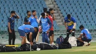 दूसरे T-20 के लिए आज लखनऊ पहुंची टीम, एयरपोर्ट पर फैंस ने तालियों से किया वेलकम