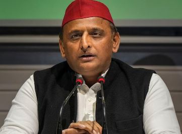 भाजपा वाले हमें शूद्र मानते हैं, हम संतों के पास जाते हैं तो उन्हें तकलीफ होती है : अखिलेश