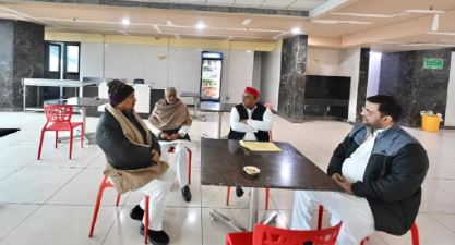 अफसर ने पुलिस हेडक्वार्टर पर चाय का ऑफर दिया तो अखिलेश ने क्या कहा, आइये जानते हैं
